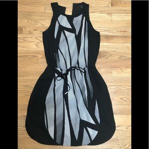 NWOT Banana Republic patterned dress with tie-belt waist size 2